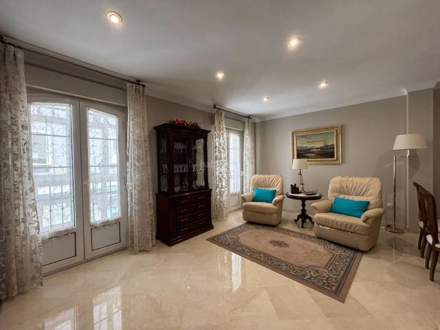 Casa adosada en venta en Antequera, Cueva de Menga. TIENES QUE VER ESTA CASA!. Casas adosadas.