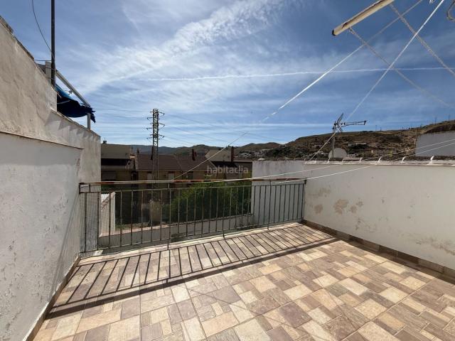 Casa adosada en venta en Antequera, Cueva de Menga. Venta casa con patio en Antequera. Casas adosadas.