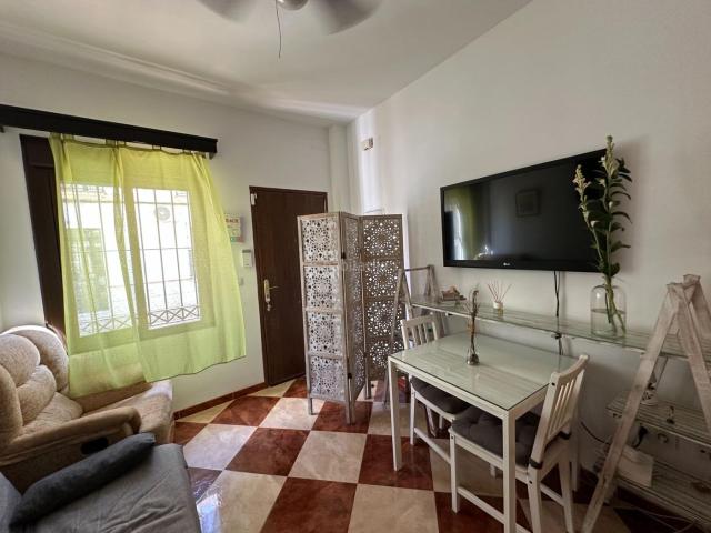 Casa adosada en venta en Antequera, Zona de la Vega. CASA REFORMADA Y ECONÓMICA!. Casas adosadas.
