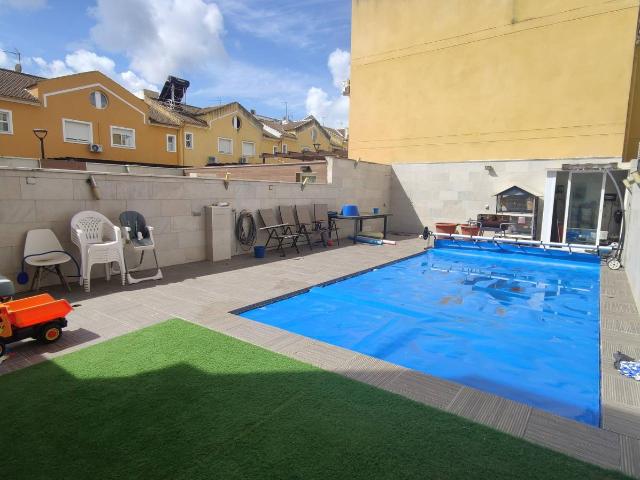Casa adosada en Venta en Andújar