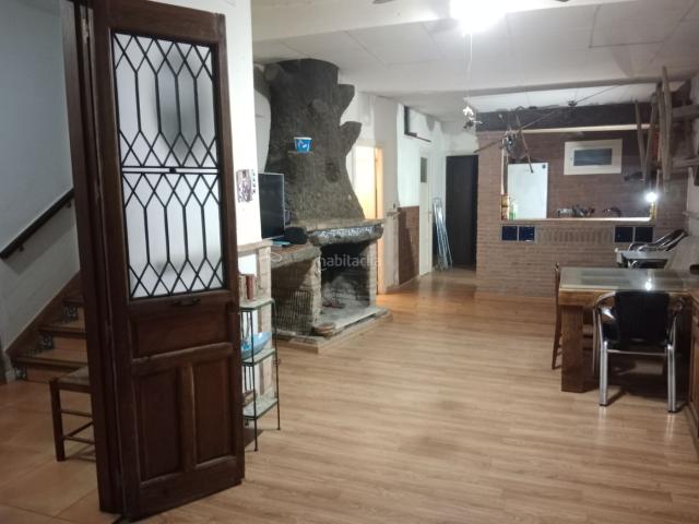Casa adosada en venta en Andújar. Casa en barrio de San Bartolomé. Casas adosadas.
