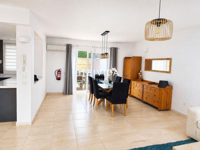 Casa adosada en venta en Adeje, Playa Fañabé Alto. Chalet pareado en Playa Fañabé con jardín y vistas parciales al mar!. Casas adosadas.