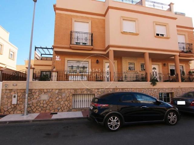 Casa adosada en Venta en Aguadulce Sur