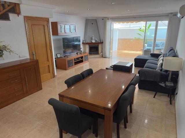 Casa adosada en Venta en Aguadulce Sur