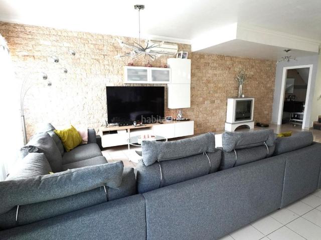Casa adosada en venta en Agüimes, Cruce de Arinaga. Casas adosadas.