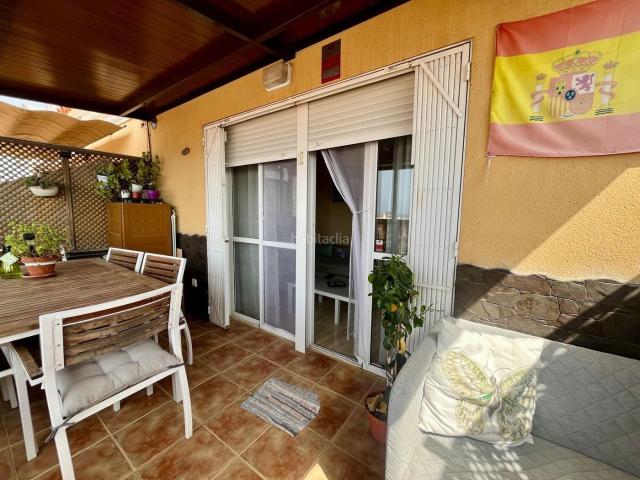 Casa adosada en venta en Águilas, Casco Antiguo. Adosado de 3 dormitorios con terraza en el centro. Casas adosadas.