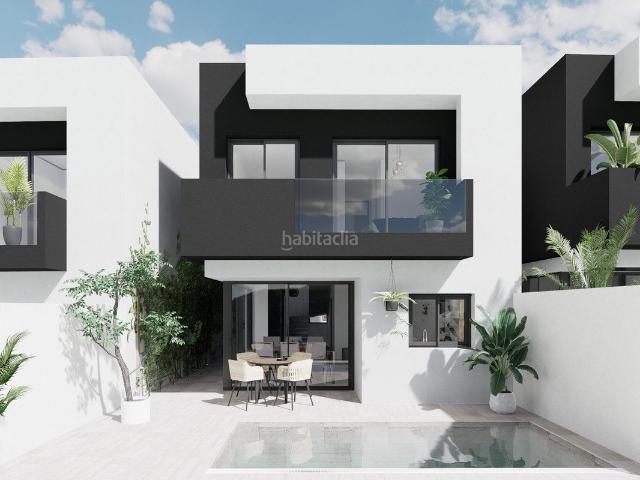 Casa adosada en venta en Águilas, Delicias. Casas adosadas.