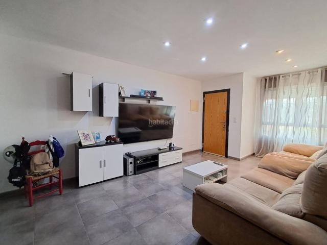 Casa adosada en venta en Águilas. Dúplex de 4 dormitorios con amplio garaje en Las Molinetas. Casas adosadas.