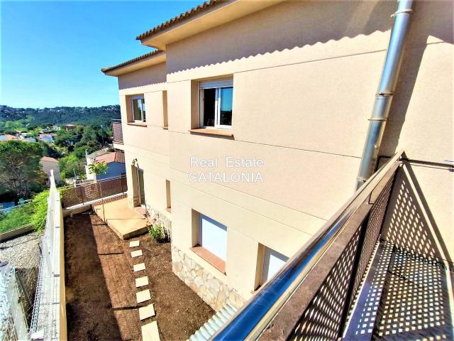 Casa adosada en Venta en Aiguaviva Parc