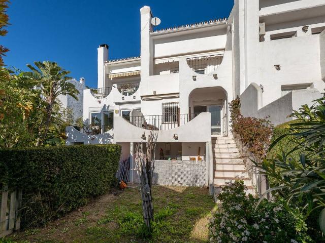 Casa adosada en Venta en Alto de los Monteros