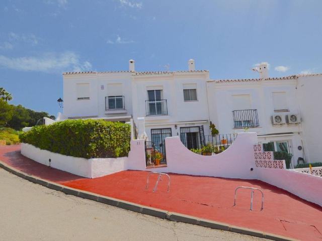 Casa adosada en Venta en Alto de los Monteros