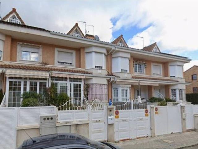 Casa adosada en Venta en Altos del Olivar El Caracol