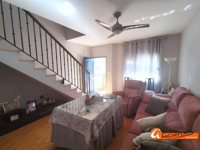Casa adosada en venta en Alameda. Chalet adosado en Alameda. Casas adosadas.