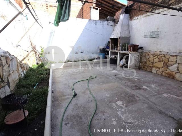 Casa adosada en venta en Albatàrrec. Casas adosadas.