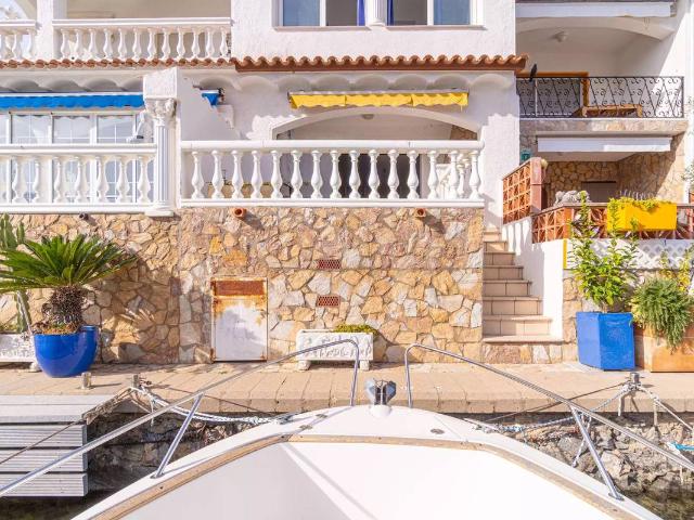 Casa adosada en Venta en Alberes