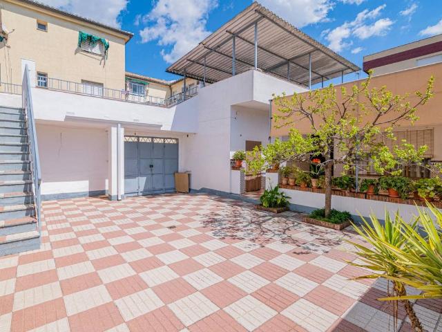 Casa adosada en Venta en Albolote