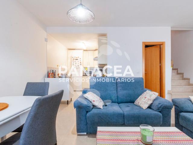 Casa adosada en venta en Albuñol. Chalet adosado en venta en Albuñol. Casas adosadas.