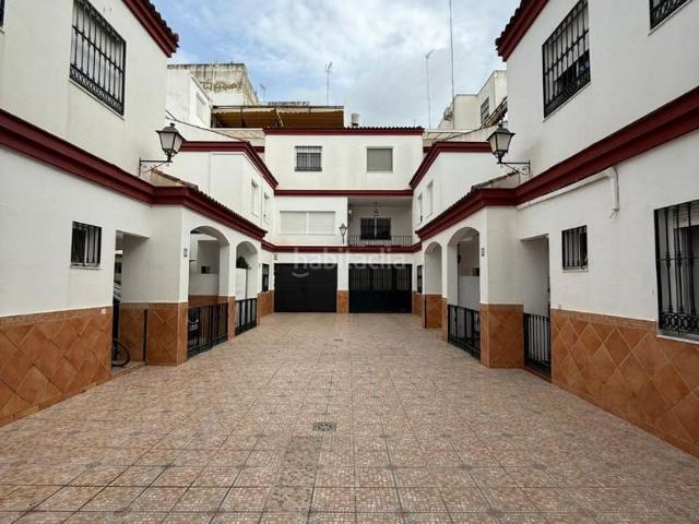 Casa adosada en venta en Alcalá de Guadaira, Centro. CASA EN PLENO CENTRO. Casas adosadas Alcalá de.