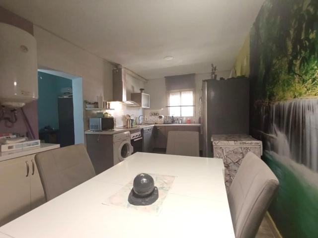 Casa adosada en venta en Alcalá de Guadaira, La Paz. 189.000 CASA REFORMADA. Casas adosadas Alcalá de.