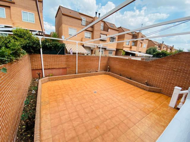 Casa adosada en venta en Alcalá de Henares, La Garena. ESPECTACULAR CHALET EN LA GARENA. Casas adosadas Alcalá de.