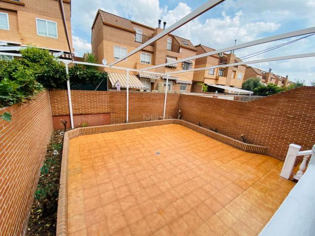 Casa adosada en venta en Alcalá de Henares, La Garena. ESPECTACULAR CHALET EN LA GARENA. Casas adosadas Alcalá de.
