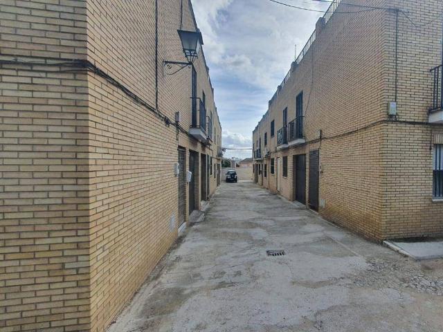 Casa adosada en Venta en Alcalá del Río