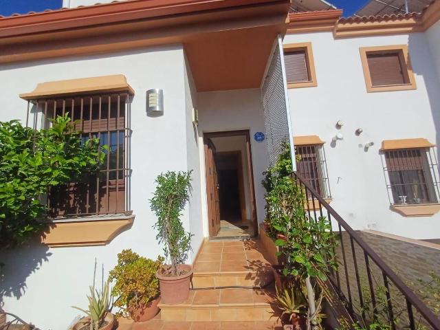 Casa adosada en Venta en Alcalá del Río