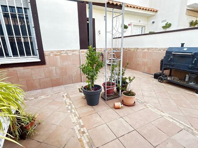 Casa adosada en venta en Alcalá del Río. VIVIENDA ADOSADA EN ALCALÁ DEL RÍO, SEVILLA. Casas adosadas Alcalá del.
