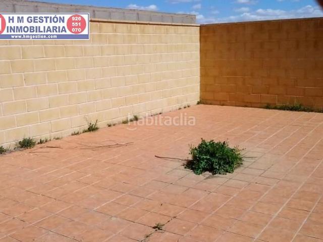 Casa adosada en venta en Alcázar de San Juan. SE VENDE CASA ADOSADA EN ALAMEDA DE CERVERA. Casas adosadas Alcázar de San.