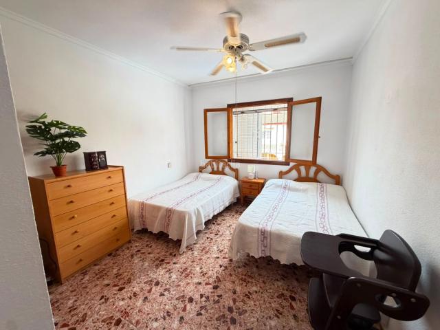 Casa adosada en venta en Alcázares Los, Centro. vivienda de dos dormitorios con licencia turistica. Casas adosadas Alcázares.