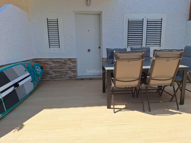 Casa adosada en venta en Alcázares Los, Los Narejos_Punta Calera. Casa adosada renovada aprox. 100 m2 con gran terraza en frente, parking, cerca de colegios y supermercados, !y a tan solo 250 m de.