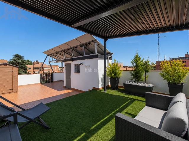 Casa adosada en venta en Alcobendas, Ensanche. HOGARES ALCOBENDAS VENDE EXCLUSIVO CHALET TOTALMENTE REFORMADO EN EL ENSANCHE DE ALCOBENDAS EFICIENCIA ENERGÉTICA, DISEÑO Y CALI. Casas adosadas.