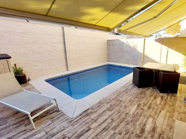 Casa adosada en Venta en Alcolea