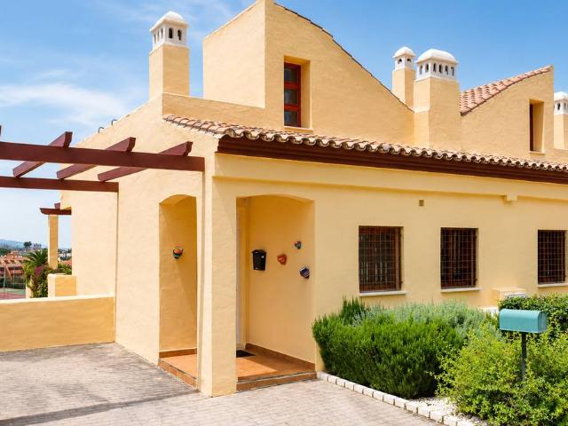 Casa adosada en Venta en Alcorrín