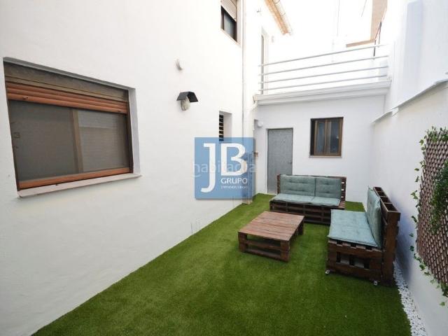 Casa adosada en venta en Alcúdia de Crespins l´. Casa reformada con Patio. Casas adosadas Alcúdia de Crespins.