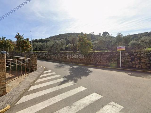Casa adosada en venta en Alcuéscar. Vivienda a reformar en Alcuéscar Cáceres. Casas adosadas.