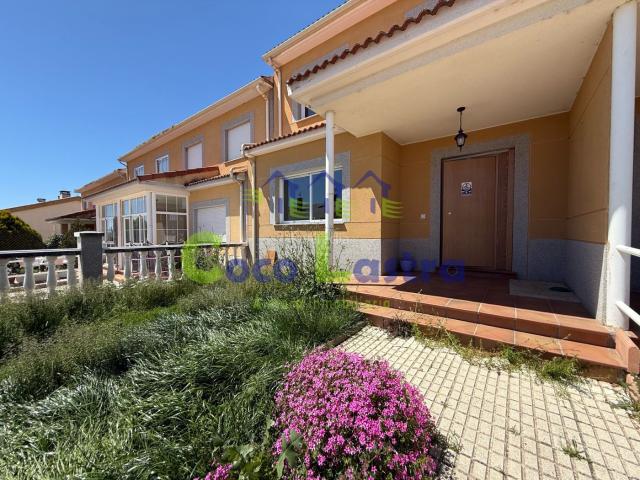 Casa adosada en venta en Aldearrubia. Casas adosadas.