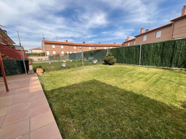 Casa adosada en venta en Alesanco. Casas adosadas.