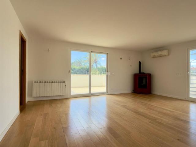 Casa adosada en venta en Alfàs del Pi l´, L´Albir. Exclusiva casa pareada renovada en el corazón de Albir. Casas adosadas Alfàs del Pi.