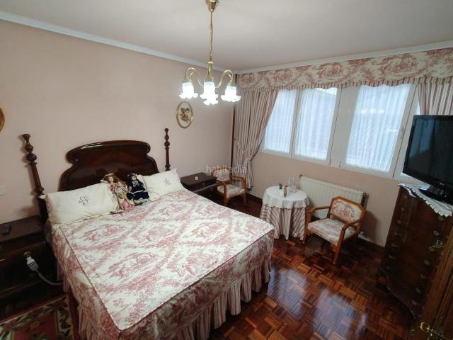 Casa adosada en venta en Alfoz de Quintanadueñas. Vivienda Adosada. Casas adosadas Alfoz de.