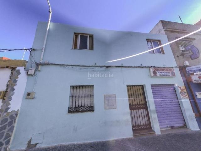 Casa adosada en venta en Algeciras, Bajadilla Fuente Nueva. Venta de Adosado en la localidad de Algeciras Sin Posesión. Casas adosadas.