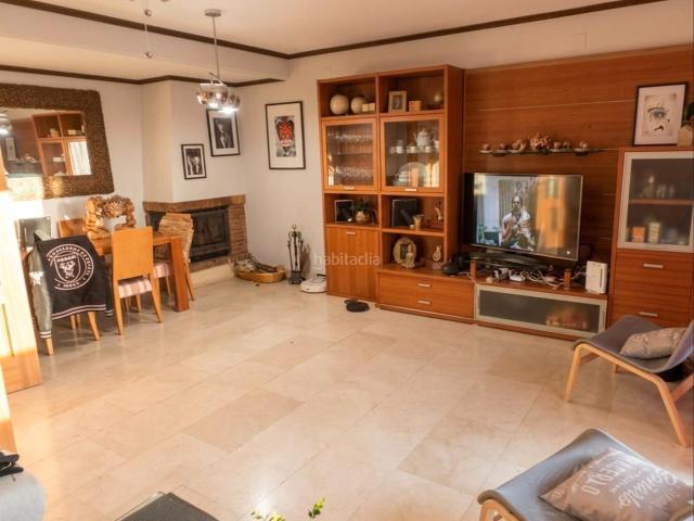Casa adosada en venta en Algete, Algete Centro. chalet adosado en zona residencial. Casas adosadas.