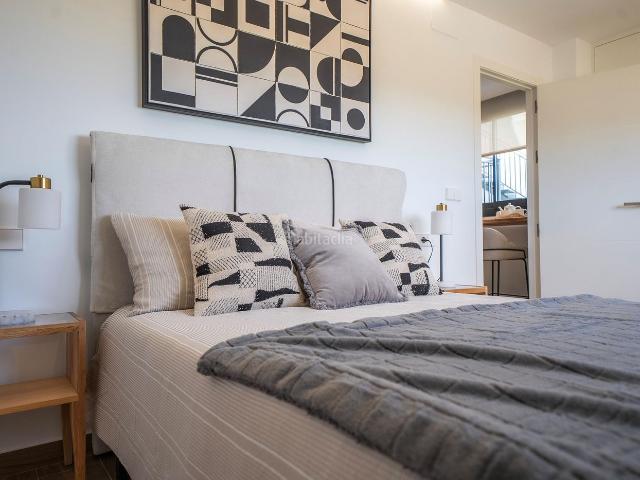 Casa adosada en venta en Algorfa. Pareado en La Finca Golf. Casas adosadas.