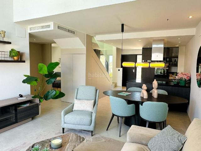 Casa adosada en venta en Algorfa. LLAVE EN MANO SEMIADOSADO EN LA FINCA GOLF. Casas adosadas.