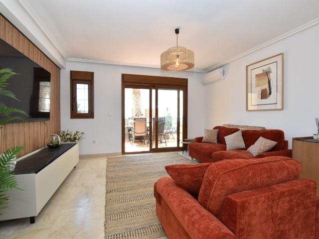 Casa adosada en venta en Algorfa. Sofia Townhouse en La Finca Golf. Casas adosadas.