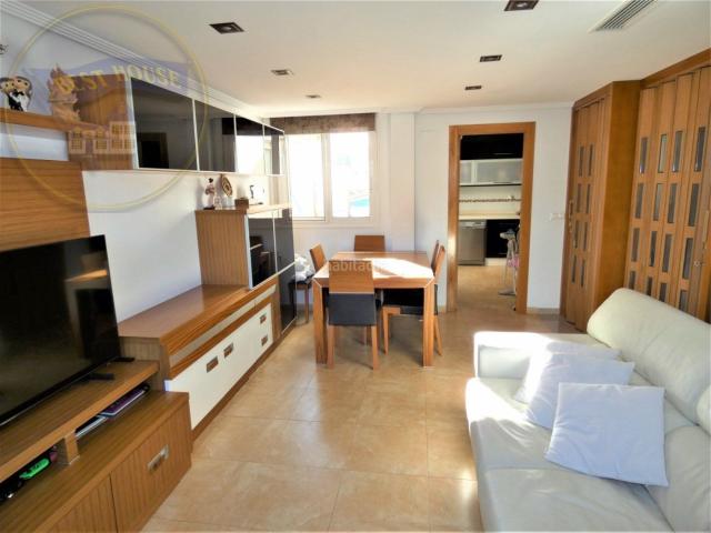 Casa adosada en venta en Alguazas. Adosado en esquina en Alguazas, 275 m. de superficie. Casas adosadas.
