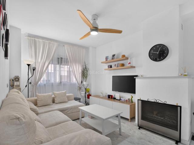 Casa adosada en venta en Alhaurín de la Torre, El Romeral Peñón de Zapata. Descubre el hogar que siempre has soñado en El Peñón de Zapata, Alhaurín de la Torre!. Casas adosadas Alhaurín de la.