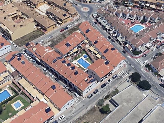 Casa adosada en venta en Alhaurín de la Torre, Jardines de Alhaurín Huerta Alta Fuensanguínea. Venta adosado en Alhaurin de la Torre Málaga. Casas adosadas Alhaurín de la.