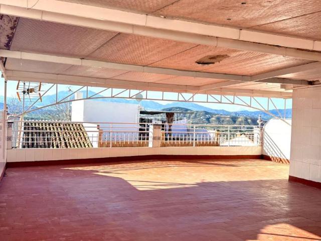 Casa adosada en venta en Alhaurín el Grande, Centro. Casa mata con amplia terraza en Alhaurín el grande. Casas adosadas Alhaurín el.