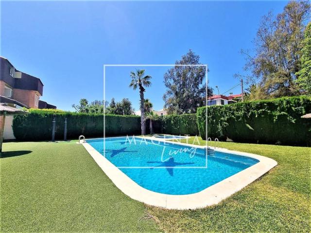 Casa adosada en venta en Alicante, Cabo de las Huertas. AGRADABLE VIVIENDA EN EL CABO DE LAS HUERTAS. Casas adosadas.